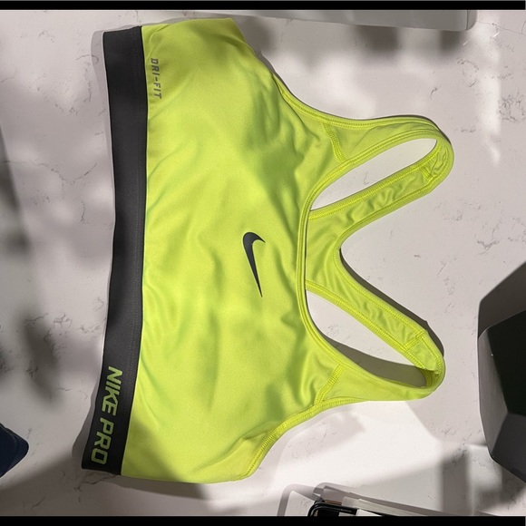 Nike Pro Sports Bra - Picture 3 of 7